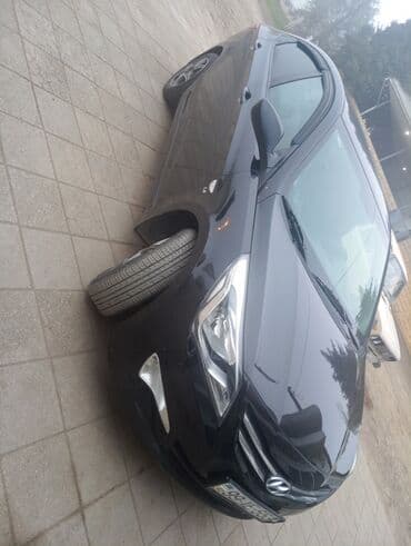 volkswagen 3 2: Hyundai Solaris sedan - Korpus: 4 qapılı sedan, qara rəng - Mühərrik — 3