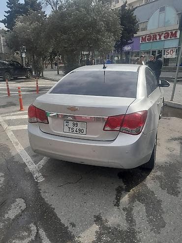 masin ucun antena: Chevrolet Cruze sedan – gümüşü rəng. - Kuzov: 4 qapılı sedan — 3
