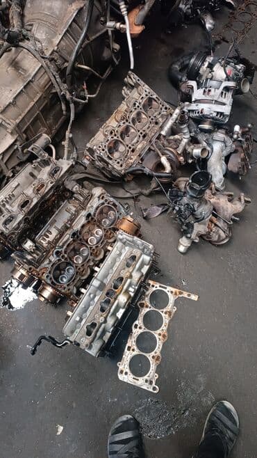 Avtomobil mühərrikləri və onların hissələri satılır. Mühərriklərin