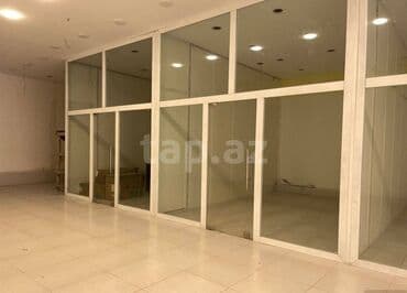 Neftcilər metrosuna yaxın ticarət mərkəzin icində yerləşən ümumi