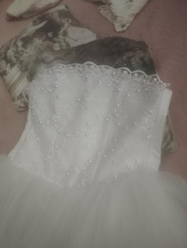 toy sumkaları: Ağ rəngli gəlinlik – strapless model - Üst hissə: korset tipli, düz — 1
