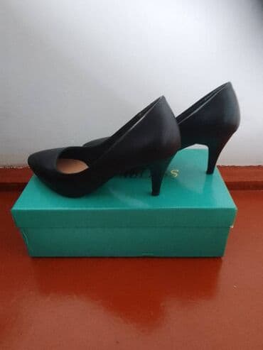 женские бежевые замшевые туфли: Туфли, Размер: 35, цвет - Черный, Б/у — 1