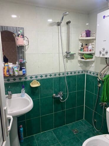 xirdalan mehdi huseynzade: Bakı, 2 otaqlı, Köhnə tikili, m. Həzi Aslanov, 43 kv. m — 10