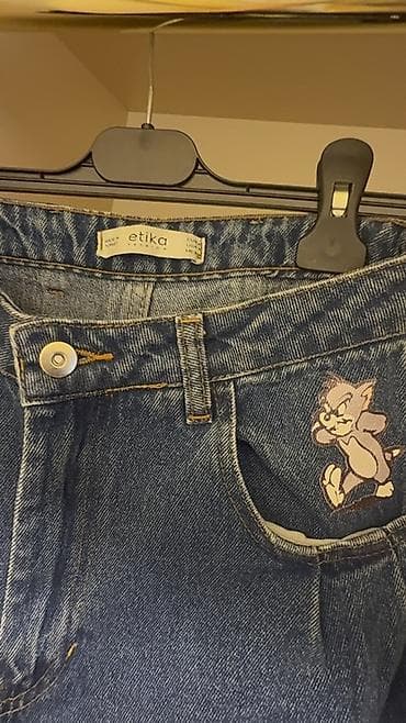 Аксессуары: Etika Fashion brendinin mavi rəngli denim şalvarı. Klassik beşcib — 3