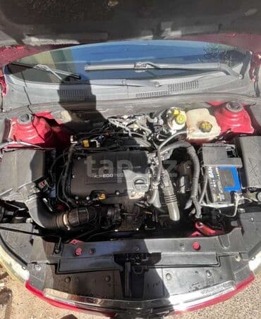 turbo az qız maşınları: Chevrolet Cruze sedan – RS paketli, qırmızı rəng. - Kuzov: 4 qapılı — 5