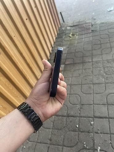 panda game: Samsung A15 Smartfon – gövdəsi düz kənarlı, tünd (qara) rəngdə, metal — 1