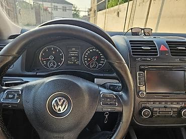 volkswagen: Volkswagen Jetta: 1.6 l | 2010 il Sedan — 5