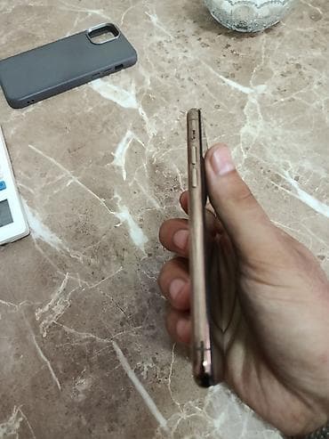 ipad pro 9 7: IPhone 11 Pro, Qızılı, Face ID — 2