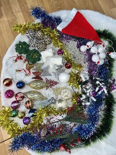 yolka wekilleri: Şəkildə gördüyünüz bütün yeni il oyuncaq və bəzəkləri hamısı birlikdə — 1