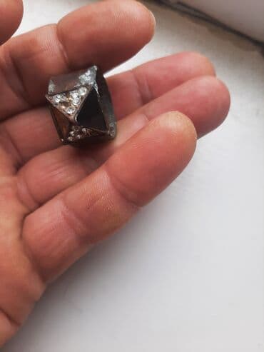 sade qizil uzukler: Üzük — 4