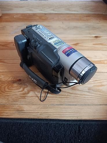 JVC digital videokamera 600X zoom (yaxınlaşdırma) rəngli ekran demək