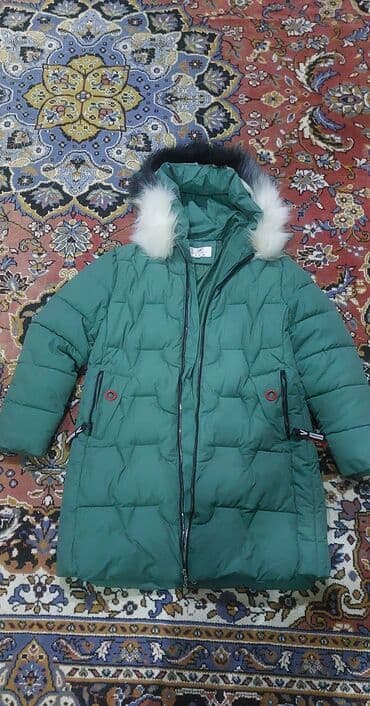 İkinci əldir. Çox geyinilməyib 3xl'dir. 14-16 yaşa uyğundur. İçi