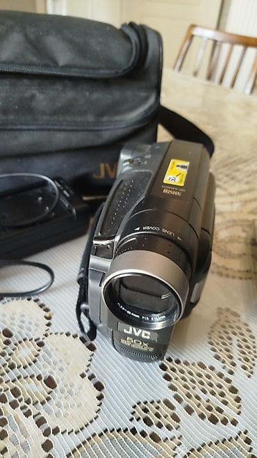 JVC Compact VHS videokamera - Brend/model: JVC Compact VHS, Digital — 1