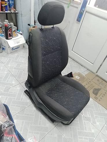 Oturacaqlar: Opel oturacaqgi 1eded sernisin teref ela veziyyetde — 2