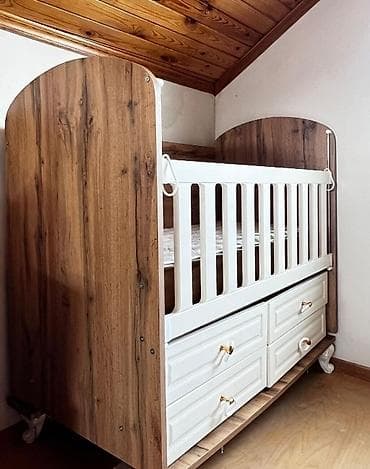 labubu harda satilir: Usaq kravati satilir sokulmus veziyyetdedir matrasida var whatsapp — 3