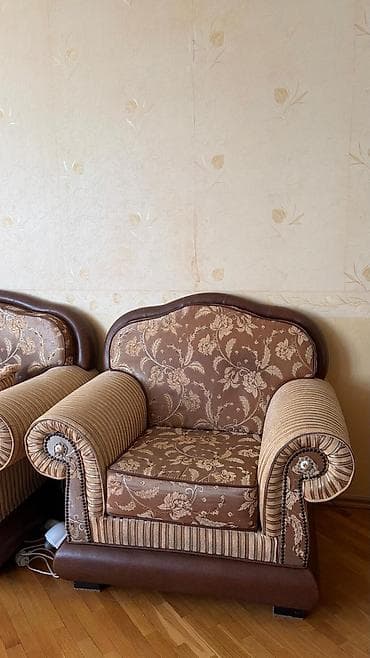 Divan və kreslo dəstləri: İşlənmiş, Klassik divan, Divan, Açılmayan — 6