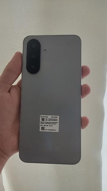 samsung adaptr: Samsung Galaxy A17, 256 GB, rəng - Gümüşü — 3