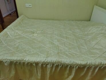 ədyalar: Bu yataq örtüyü, işlənilib amma təmiz və səliqəlidir. ölçüləri standar — 5