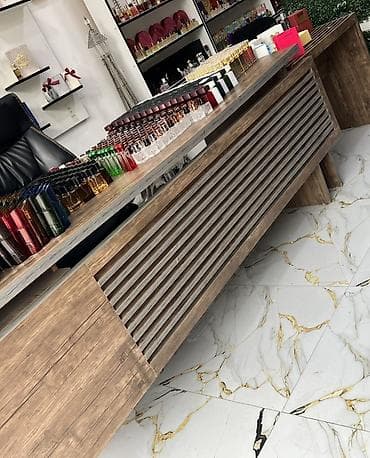 rengli sarlar: Ətir mağazası üçün tam komplekt reception/iş masası dəsti - Material — 1