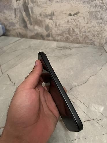 macbook 14: IPhone 15, 128 GB, Qara, Simsiz şarj, Face ID, Sənədlərlə — 5