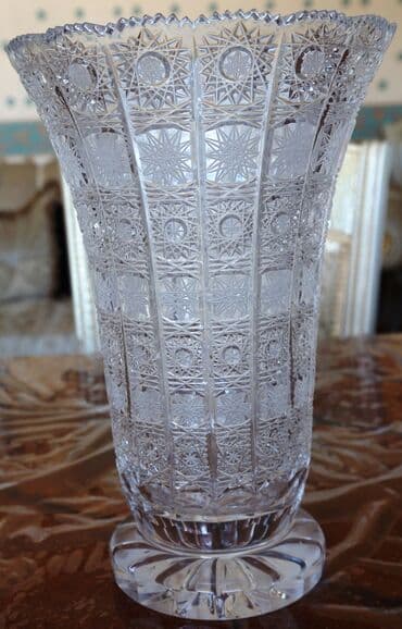 toy gülləri: Xrustal güldan Xrustal güldan satılır. Diametri: 180 mm-dir. İstifadə — 1