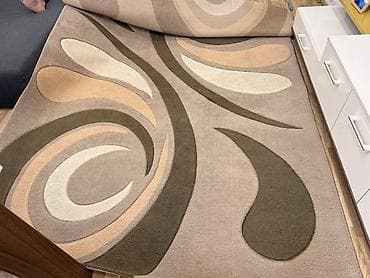 2 dene eyni olcude 2nin 3 e xalcalar satilir ucuzdur.Qalinligi