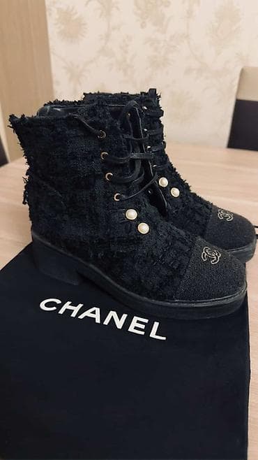 qadın bot: Qadın üçün şık qara qış botları – Chanel stilində dizayn - Material — 1