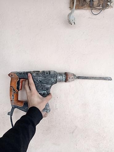 Ручные механические инструменты: Elektrikli perforator icarəyə verilir günü 12 AZN (daş-beton üçün). - — 2