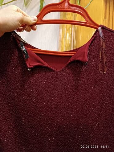 cicekli don: Ziyafət geyimidir. 2 dəfə geyinilib təzədir. Üst hissəsi zərlidir. Bel — 4