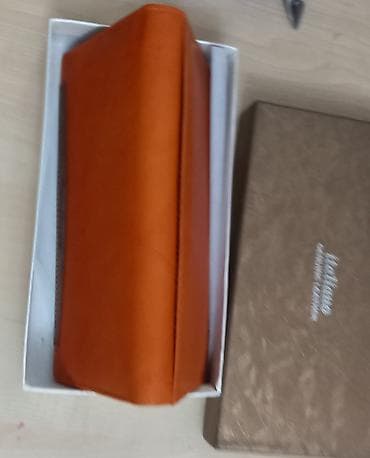 pul kiseleri: Təmiz dəri cüzdan.Hədiyyəlik mal.
Çox keyfiyyətli — 2