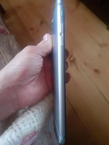 micro qulaq: IPhone 6 Plus 10m ekran qırıqdı zapcas kimi - Korpus: alüminium — 2