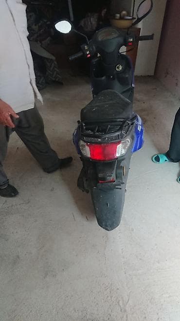 kask motor: Skuter / moped - Rəng: göy-qara - Kuzov: şəhər tipi skuter, arxa yük — 2