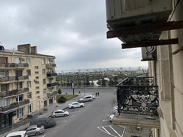 ev satiram: Bakı, Ağ şəhər, 3 otaqlı, Köhnə tikili, m. Xətai, 68 kv. m — 4