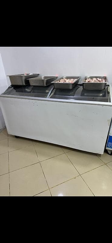 Dondurucu satilir 650azn.Tam ideal veziyyetdedi.Hec bir problemi
