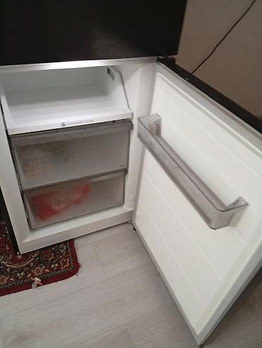 et ceken: Midea ikikameralı soyuducu (aşağıda dondurucu, yuxarıda soyuducu — 4