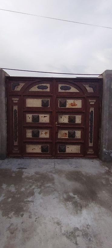 Bərkidici məhsullar: İşlənmiş Dəmir Həyət darvazası, Yana açılan, 3 m, Mexaniki, Qapı ilə, rəng - Qəhvəyi, Kredit yoxdur — 3