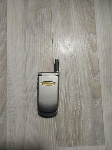 nokia 8800 art: Motorola цвет - Серебристый, Кнопочный — 2