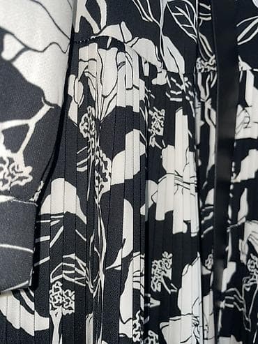 bil: Qara-ağ floral naxışlı qadın mini don 110 azn alinib materialı cox — 2