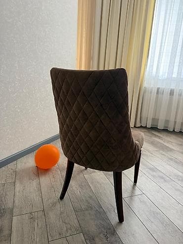 stulları: Qonaq otağı üçün, Açılan, Dördbucaq masa, 6 stul — 4