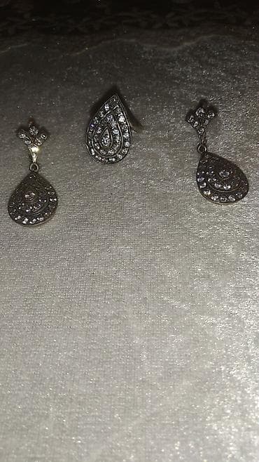 dəsti: Zərgərlik dəsti – sırğa və üzük - Dizayn: Damla formalı, klassik və — 1