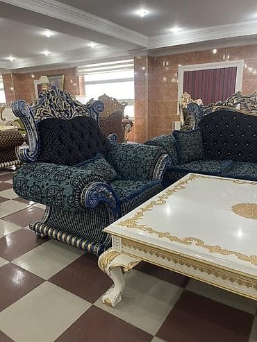 daraq desti: Klassik üslubda dəbdəbəli qonaq otağı dəsti Tərkibi: - 1 ədəd divan - — 7