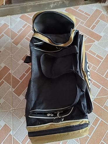 İdman çantaları: Sumka 5 manat qabaq ve yan cibinin sepinde problem duzelen seydir — 2