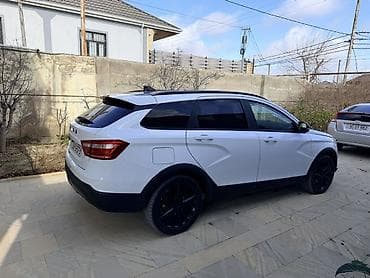 lalafo teker satisi: LADA Vesta Cross, ağ rəng, avtomatik transmissiya. Xüsusiyyətlər: - — 8