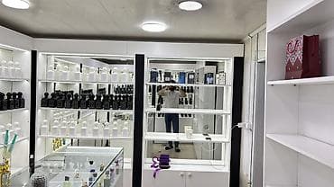 parfum vitrine: 170 cesid yag top ve delux keyfiyyetde. Her biri ortalama 50/100ml — 4