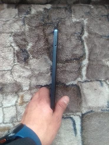 nokia 7 1: Smartfon – arxa tərəfində üçlü kamera modulu, ortada LED flaş. Kamera — 2