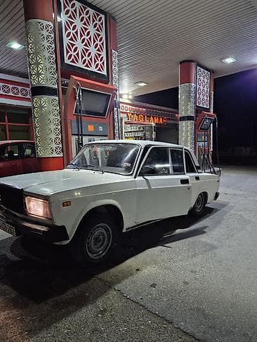 kia optima diffuser: Lada 2107, ağ rəngli sedan. Xüsusiyyətlər: yungul xerclerı var — 2