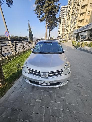 benzin bakı: Nissan Tiida: 1.6 l | 2008 il Sedan — 5