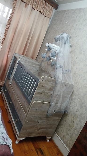 Oğlan və qız üçün, Dördbucaq, Beşik, Dəst ilə, Matras ilə, Yellənmə mexanizmsiz