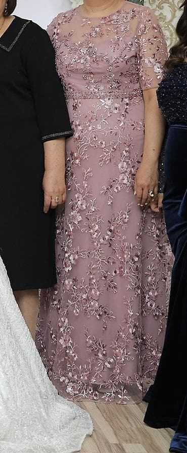 Toy paltarları və aksesuarları: Xl ölçü 170 azna alınıb 1 dəfə geyinilib toya Əl işləməsidi 100 azna — 7