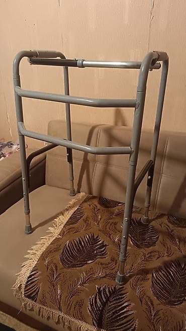 xəstə arabası: Gəzinti çərçivəsi (yürüteç) - Material: möhkəm metal boru — 2